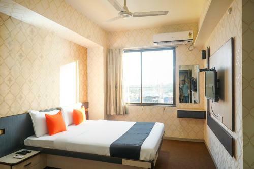 Hotel Capital O 68692 Victory In Evening