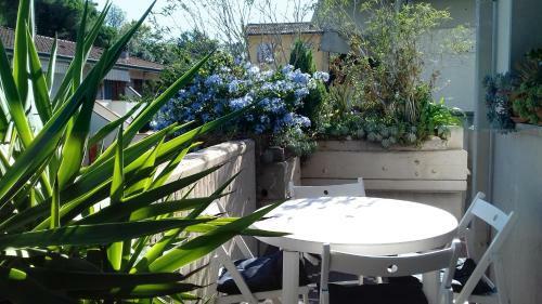 Sunny Seaside Apartament