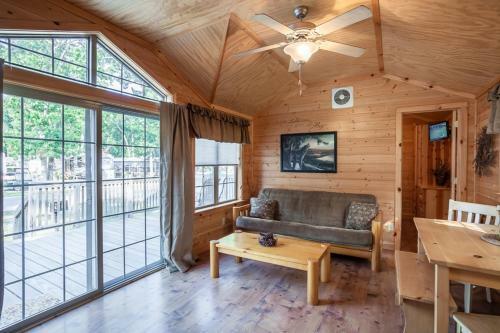 Hotel Pine Haven