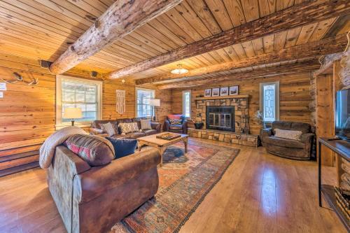 Rustic Ruidoso Cabin With Hot Tub, Deck And Grill