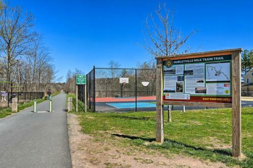 Darling Wheelchair Accessible Gem Pond View!
