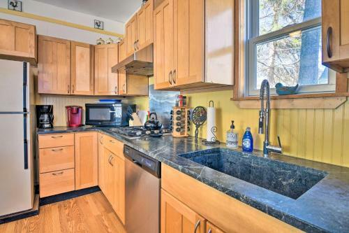 Apartamento Cozy Apt Fire Pit, Access To Walking Trails!