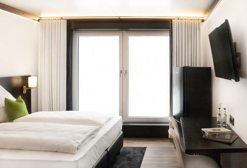 Ae Hotel
