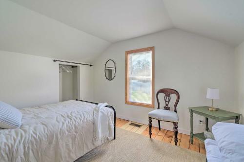 Charming Sodus Point Getaway With Lake Views!
