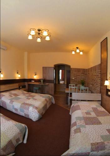 Hostal Fam�lia Vend�gh�z