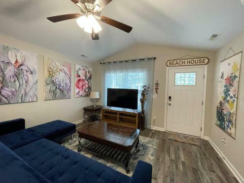 Sleep 10, New Construction Home, Half Mile To Beach, 3 Bd 2 Ba, 6 Beds