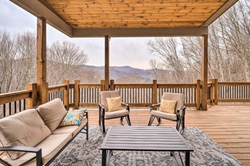 Elevated Mountain View Retreat With Fire Pit!
