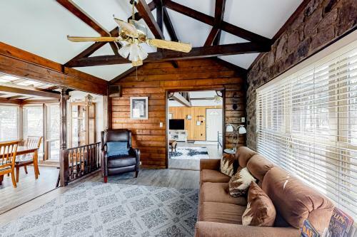 Calm Crest Chalet