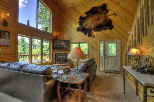 Hoof Prints Lodge