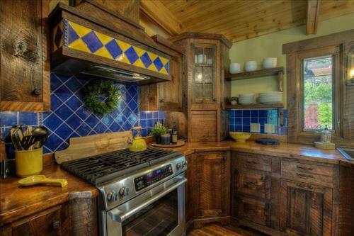 Rimrock Canyon Lodge
