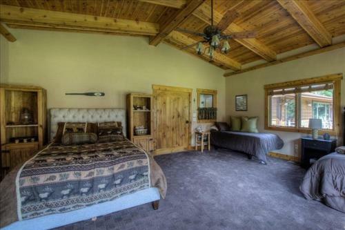 Rimrock Canyon Lodge