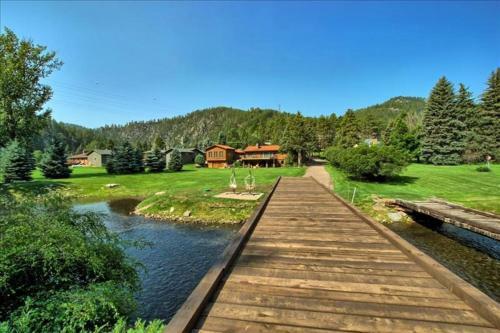 Rimrock Canyon Lodge