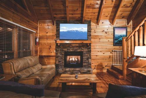 Bear Down With Hot Tub, Pool Table, Arcade Games