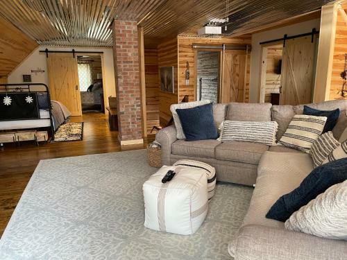 The Lodge At Camp Creek Cabins