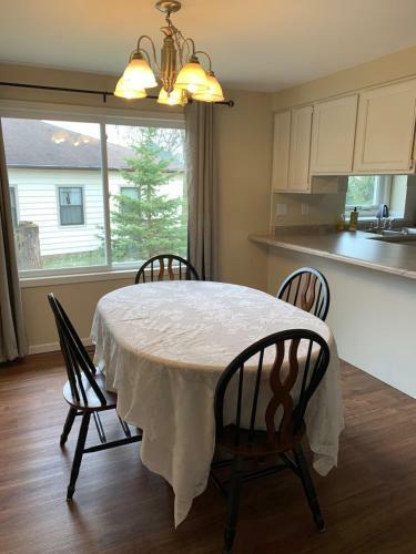 Newly Renovated 2 Bedroom Ranch Style Home