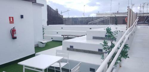 Cadiz Inn Suites & Apartments