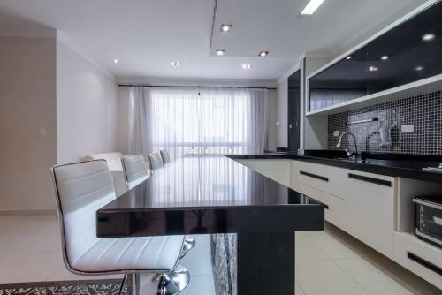 Apartamento Apto Com Wifi E Piscina, Perto Da Praia No Guaruja