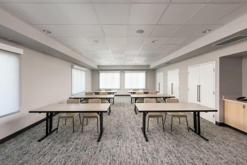 Hotel Towneplace Suites By Marriott West Kelowna