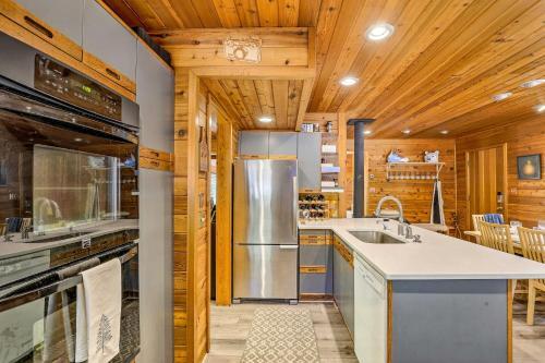 Tranquil Dumont Home With Creek And Mtn Views!