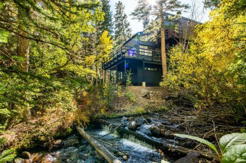 Tranquil Dumont Home With Creek And Mtn Views!