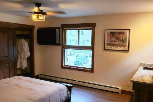 Bed & Breakfast Clear Creek Inn