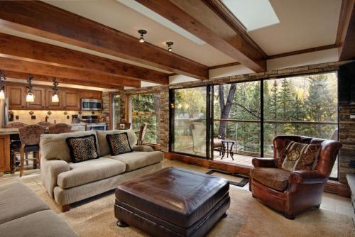 Chateau Eau Claire Unit 11