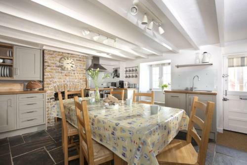 Dolor Cottage