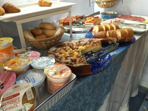 Hostal Badia Rooms & Breakfast
