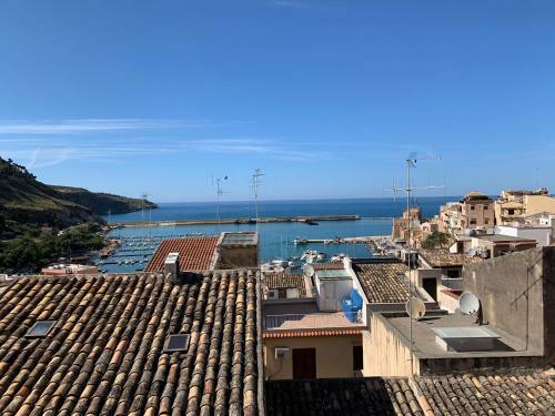 Hostal Badia Rooms & Breakfast