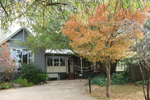 Bed & Breakfast Oak Tree Lodge