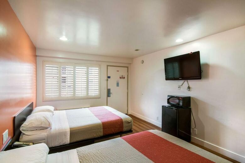 Hotel Floral Inn