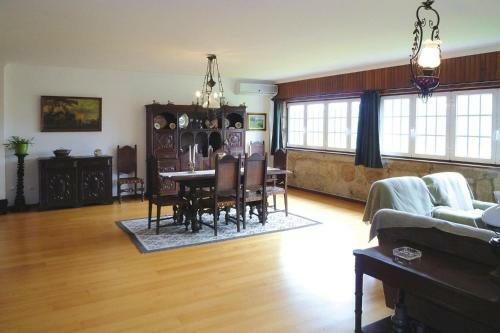 Holiday Home, Luzim