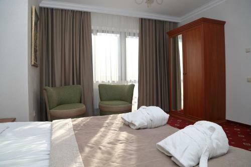 Tavel Hotel & Spa