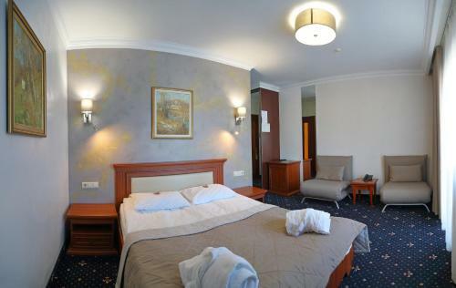 Tavel Hotel & Spa