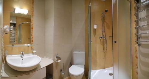 Tavel Hotel & Spa