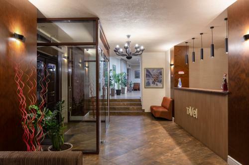 Tavel Hotel & Spa