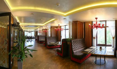 Tavel Hotel & Spa