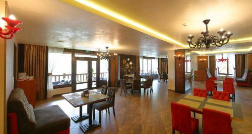 Tavel Hotel & Spa