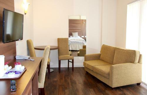 Oliver Cromwell Hotel
