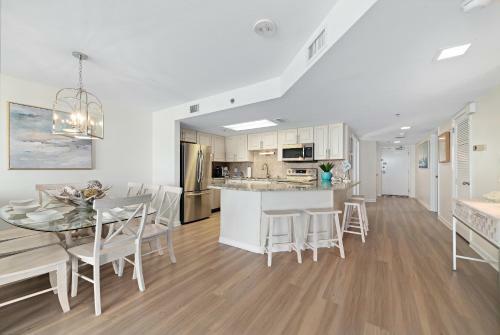Apartamento Phoenix VI 6511 - Beachfront Updated Condo!