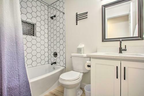 Family-friendly Glendale Home With Yard And Pool!