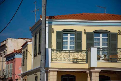Naias Aegina, Sea-front Apartment 95 Sqm