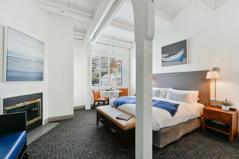 Hotel Waters Edge