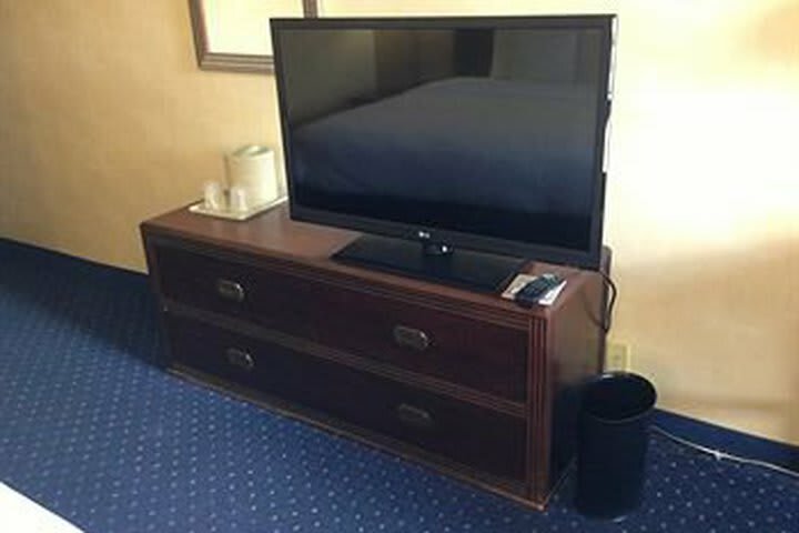Best Western Plus Fresno Airport Hotel