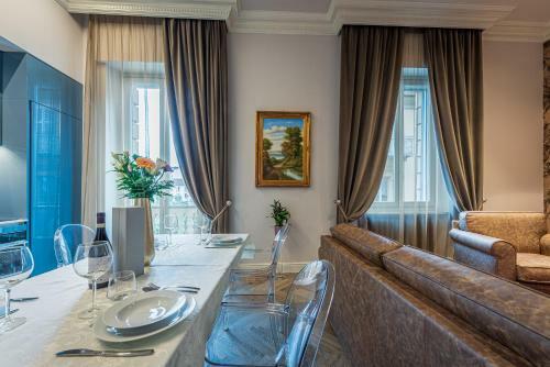 Plaza View Luxury Apartment, Alba