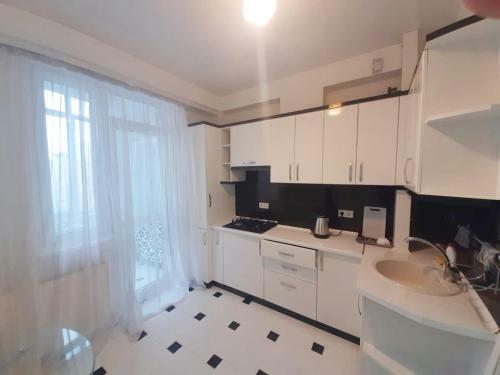 Bright Central Apartment