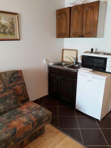 Hostal Rooms And Apartment Palas