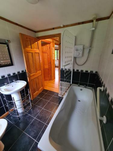 3 Bed Chalet With Sea Views