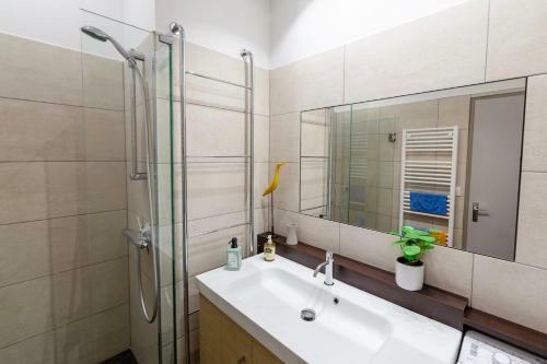 Apartamento Guestready - Bright 2-room Villa Irrintzina W Parking Space