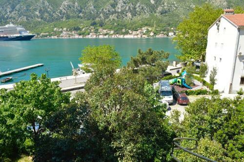 Sea View Apartment, Free Parking, Great Location